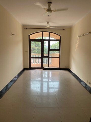Room in 3 BHK Builder Floor at Palam Vihar Residents Association, Palam Vihar – for Rent