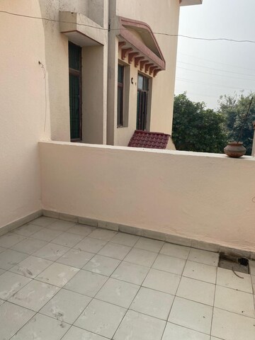 Balcony in 3 BHK Builder Floor at Palam Vihar Residents Association, Palam Vihar – for Rent