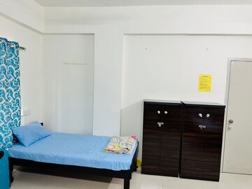 Room in  Pg at Akota – for Rent