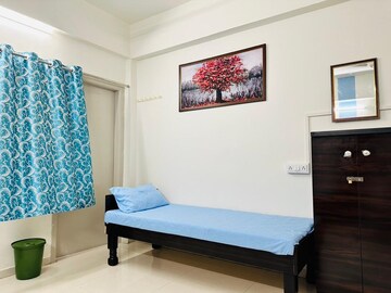 Room in  Pg at Akota – for Rent