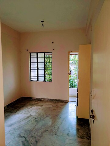 Room in 2 BHK Apartment at Kolutolla – for Sale