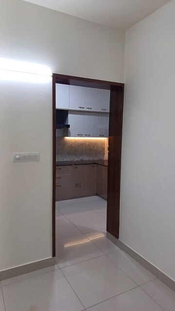 Room in 2 BHK Apartment at Prestige Song Of The South, Yelenahalli – for Rent