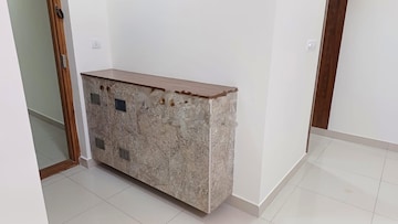 Room in 2 BHK Apartment at Prestige Song Of The South, Yelenahalli – for Rent