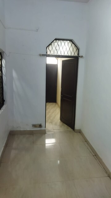 1 BHK Builder Floor For Rent in Ignou Road