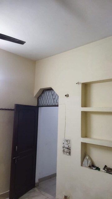 Furnished Amenities in 1 BHK Builder Floor at Ignou Road – for Rent