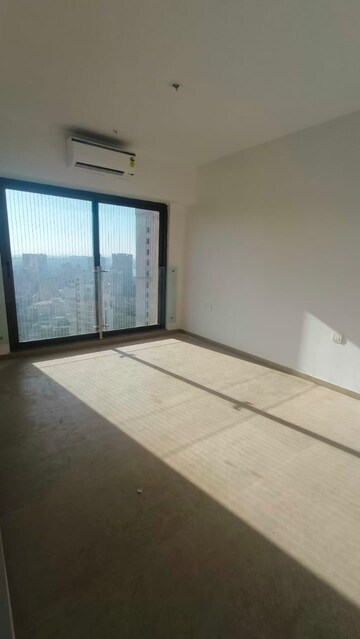 Room in 2 BHK Apartment at Kanakia Silicon Valley, Powai – for Rent