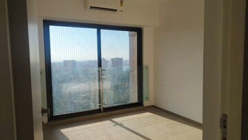 Room in 2 BHK Apartment at Kanakia Silicon Valley, Powai – for Rent