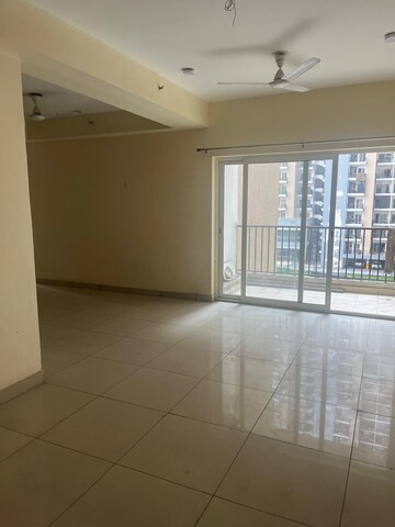 Room in 2 BHK Apartment at Panchsheel Greens II, Sector 16 Greater Noida – for Sale