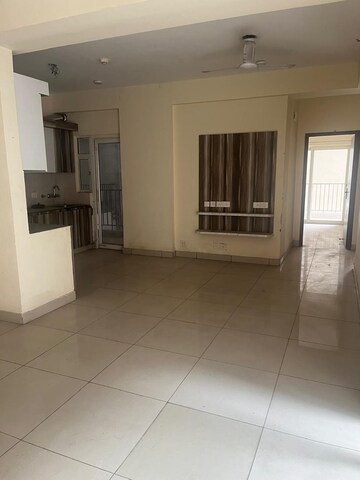 Room in 2 BHK Apartment at Panchsheel Greens II, Sector 16 Greater Noida – for Sale