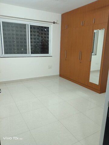 Room in 3 BHK Apartment at Pashmina Waterfront, Old Madras Road – for Rent