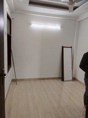 Room in 1 BHK Builder Floor at Ignou Road – for Rent