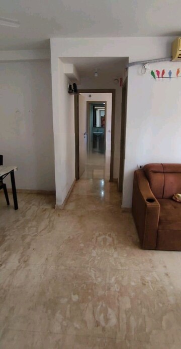 Room in 3 BHK Apartment at Hiranandani Obelia The Walk, Ghodbunder Road – for Rent