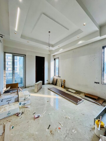 Building Lobby in 3.5 BHK Builder Floor at Ansal API Esencia, Sector 67 – for Sale