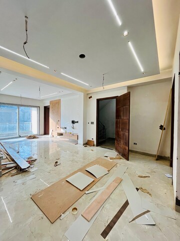 Master Bedroom in 3.5 BHK Builder Floor at Ansal API Esencia, Sector 67 – for Sale