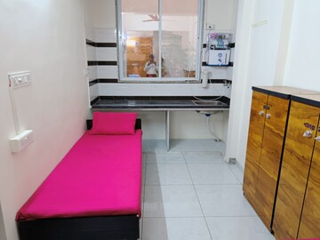 Room in  Pg at Old Padra Road – for Rent