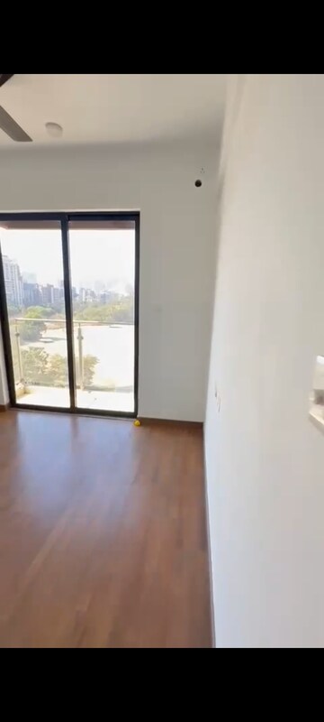 Room in 2 BHK Apartment at Risland The Icon, Dhokali – for Rent