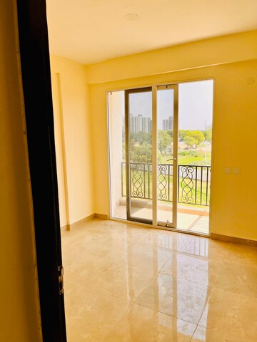 Room in 3 BHK Apartment at Signature The Serenas, Sohna Sector 36 – for Rent