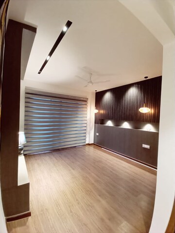 Furnished Amenities in 4 BHK Builder Floor at SS Mayfield Gardens, Sector 51 – for Sale