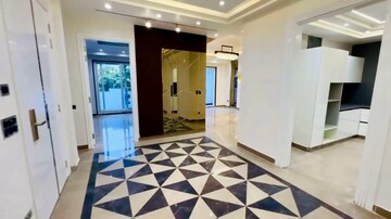 Building Lobby in 3 BHK Builder Floor at Sushant Lok 3, Sector 57 – for Sale
