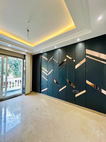 Bedroom in 3 BHK Builder Floor at Sushant Lok 3, Sector 57 – for Sale