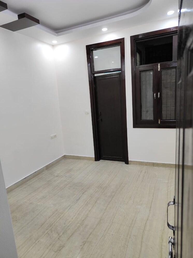 Room, rohini sector 24 3 Bedroom 90 Sq.Mt. Builder Floor In Rohini Sector 24 Delhi 8044786