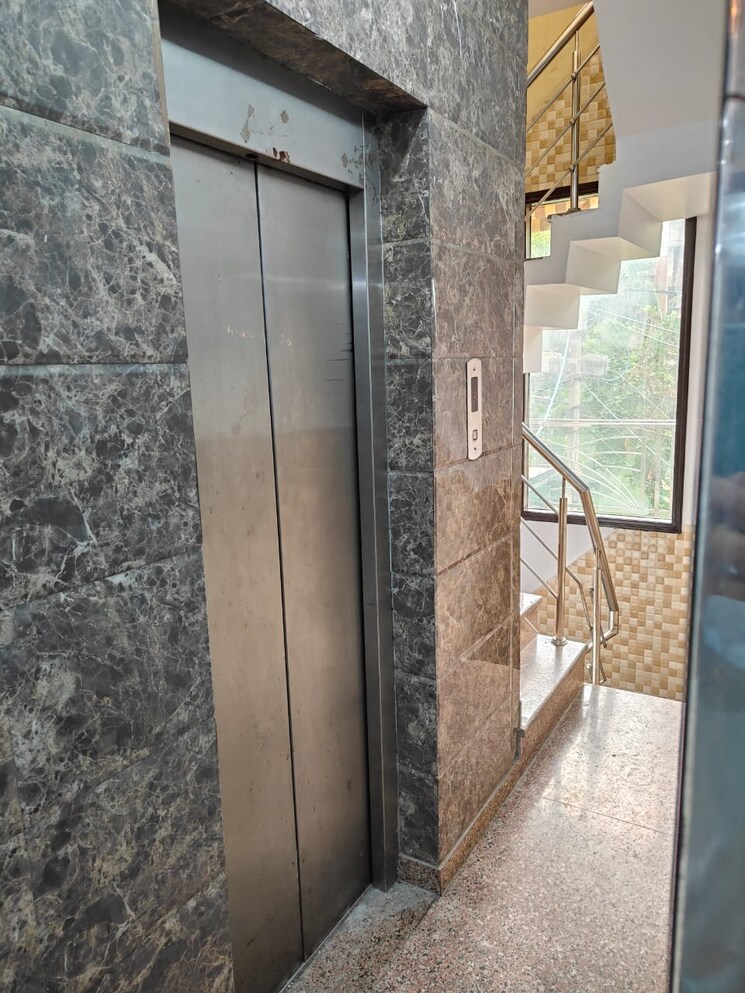 Balcony, rohini sector 24 3 Bedroom 90 Sq.Mt. Builder Floor In Rohini Sector 24 Delhi 8044786