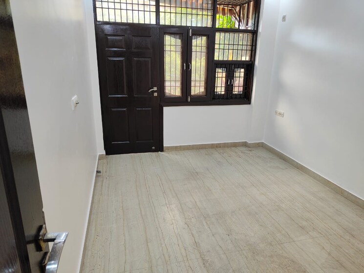 Room, rohini sector 24 3 Bedroom 90 Sq.Mt. Builder Floor In Rohini Sector 24 Delhi 8044786