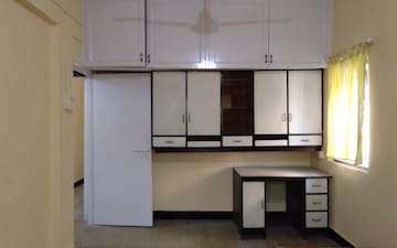 1 RK Apartment For Rent in Santacruz East