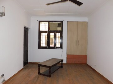 Room in 3 BHK Apartment at Migsun Vilaasa, Eta Ii Greater Noida – for Rent