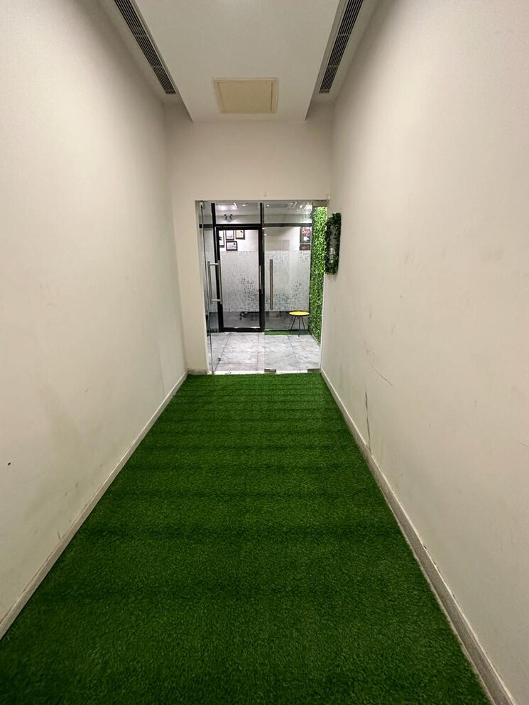 Room, mani-casadona Commercial Office Space 1600 Sq.Ft. In New Town Kolkata 8044851