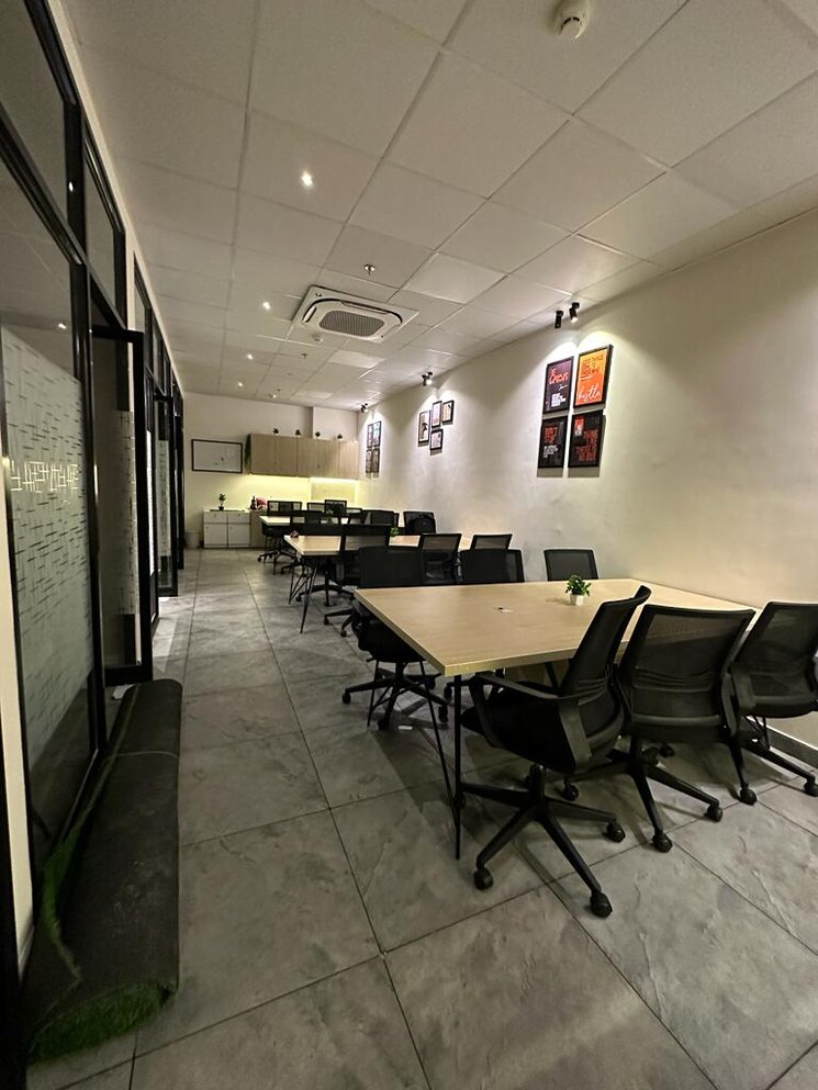 Team Area, mani-casadona Commercial Office Space 1600 Sq.Ft. In New Town Kolkata 8044851