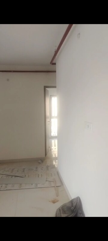 Room in 2 BHK Apartment at Ashar Axis, Majiwada – for Rent