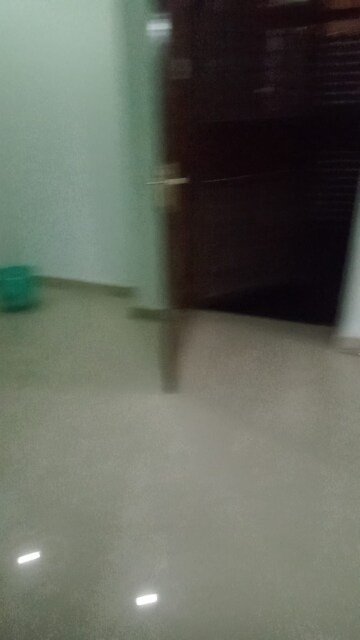 Room in 2 BHK Builder Floor at Dilshad Garden – for Rent