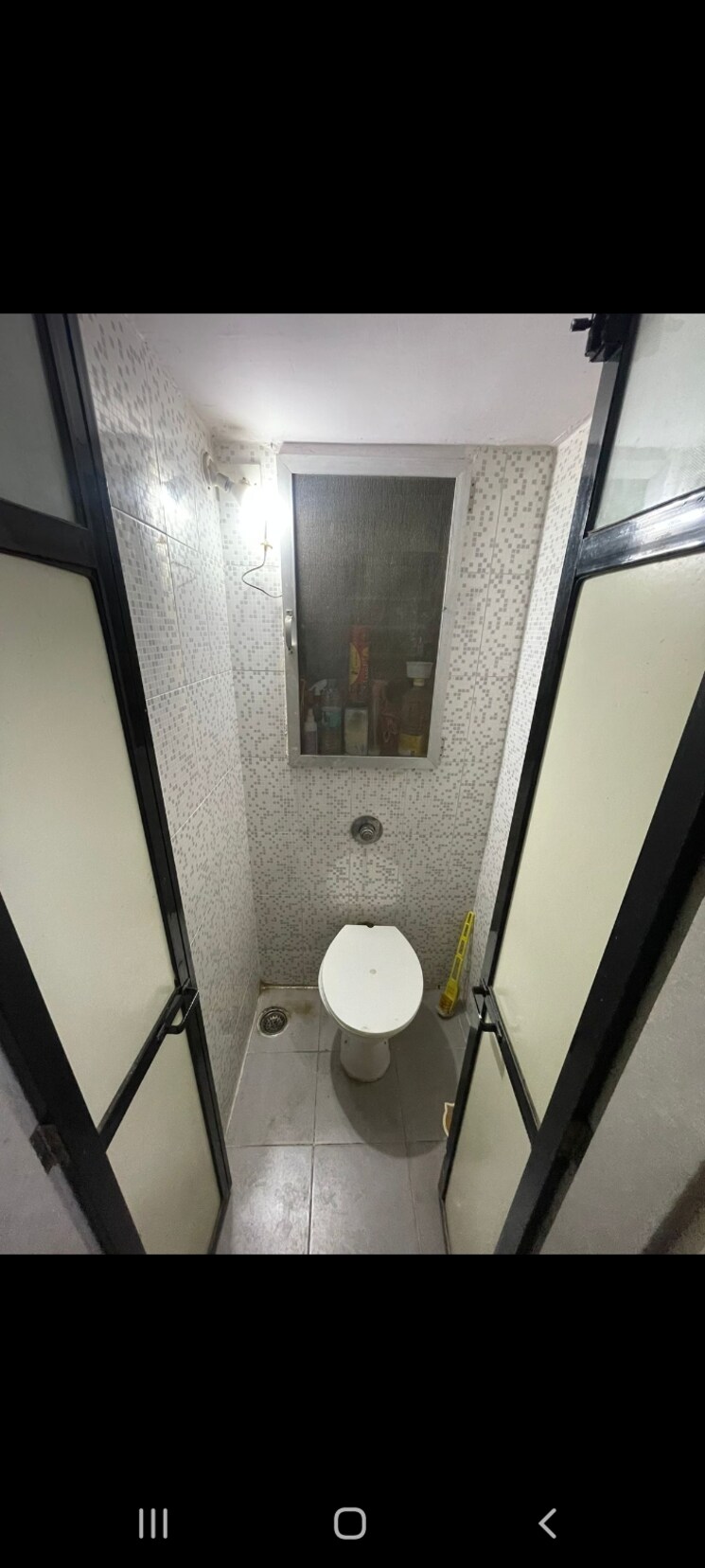 Bathroom, dadar west 1 Bedroom 300 Sq.Ft. Apartment In Dadar West Mumbai 8044994