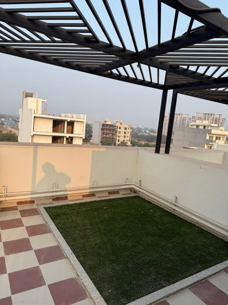 Balcony, sai-kunj-new-palam-vihar 3.5 Bedroom 1700 Sq.Ft. Builder Floor In New Palam Vihar Phase 3 Gurgaon 8045010