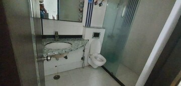 Attached Bathroom in 3.5 BHK Apartment at Vaibhav Khand – for Rent