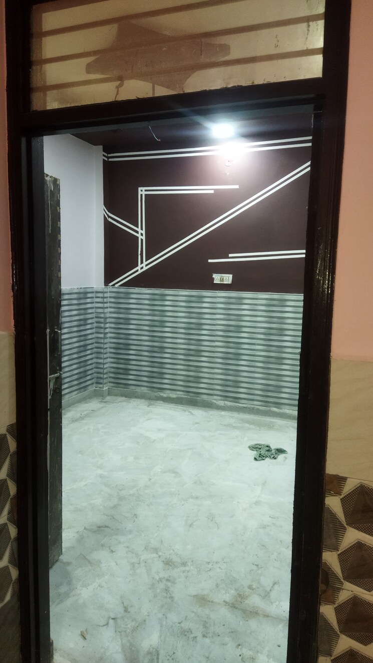 Room, sector 52 2 Bedroom 52 Sq.Yd. Independent House In Sector 52 Faridabad 8045062