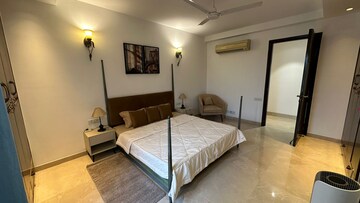 Bedroom in 3.5 BHK Apartment at Defence Colony – for Rent