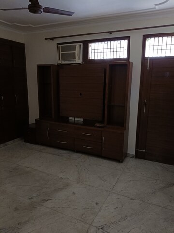 3 BHK Apartment For Rent in Vip Road