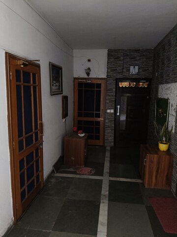 Living Room in 3 BHK Apartment at Vip Road – for Rent
