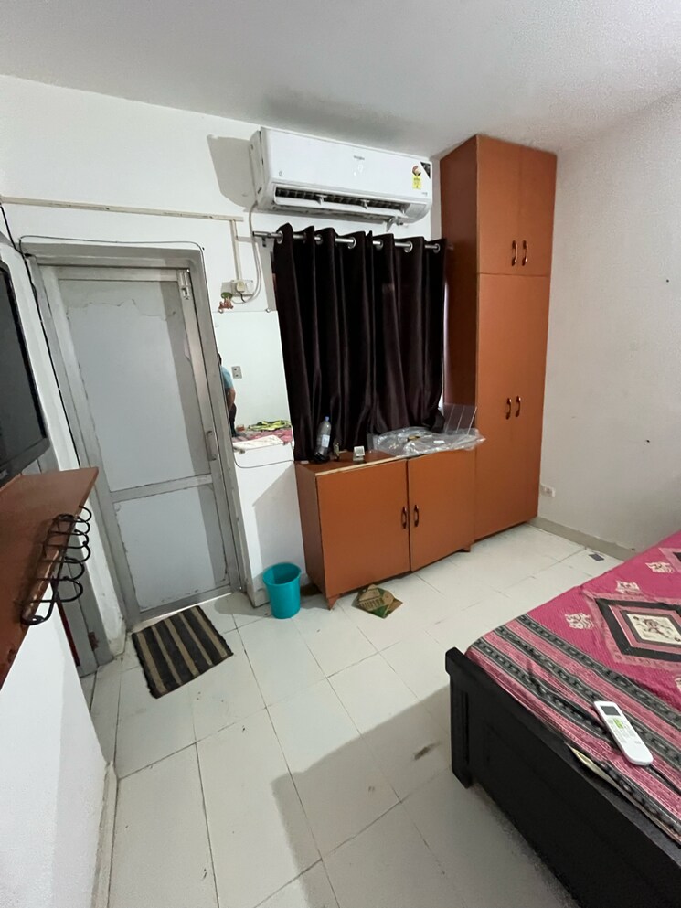 Room, orbit-apartments 1 Bedroom 300 Sq.Ft. Apartment In Vip Road Zirakpur 8045169