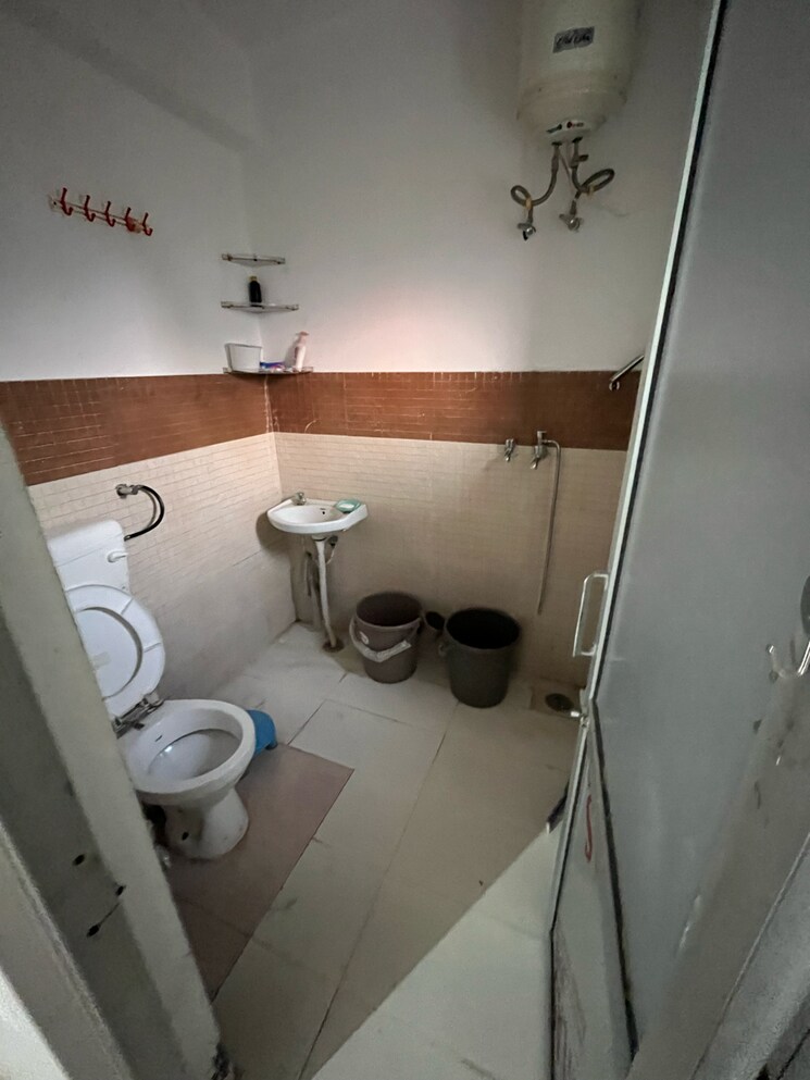 Attached Bathroom, orbit-apartments 1 Bedroom 300 Sq.Ft. Apartment In Vip Road Zirakpur 8045169