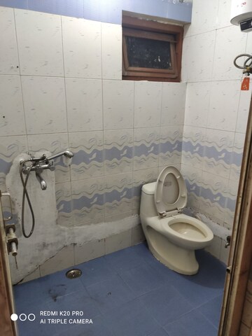 Bathroom in 2 BHK Builder Floor at RWA Apartments Sector 41, Sector 41 – for Rent