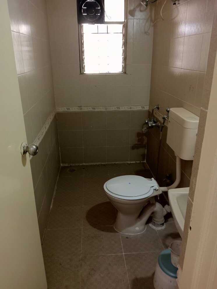 Bathroom, aditya-breeze-park 2 Bedroom 1025 Sq.Ft. Apartment In Balewadi Pune 8045186