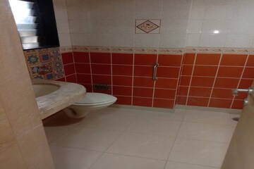 Bathroom in 3 BHK Apartment at Lokhandwala Complex Andheri – for Rent