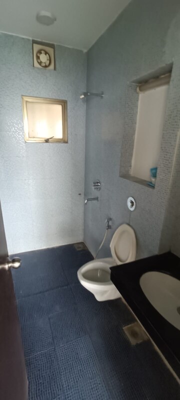 Bathroom in 2.5 BHK Apartment at Oberoi Realty Woods, Goregaon East – for Rent