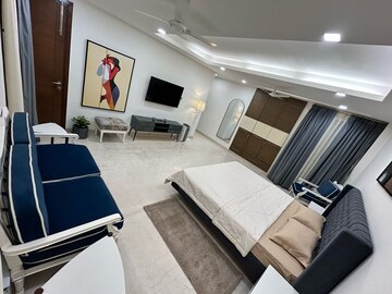 Room in 3 BHK Apartment at Defence Colony – for Rent