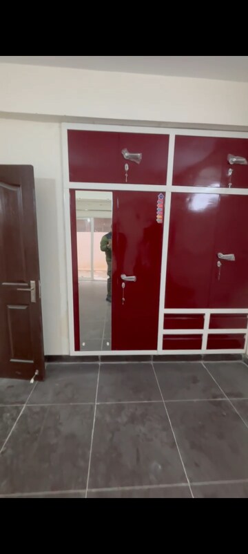 Furnished Amenities in 2.5 BHK Builder Floor at Wave Prime Floors, Wave City – for Rent