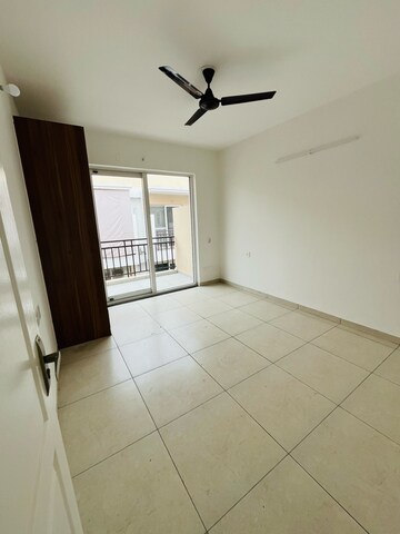 Room in 3.5 BHK Apartment at Sushma Valencia, Nagla Road – for Rent