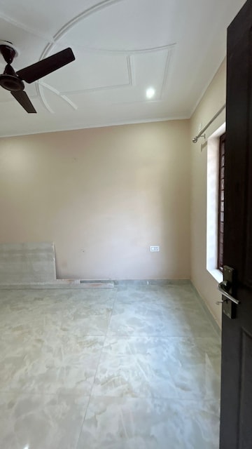 Room in 1 BHK Builder Floor at Dharampur Nehru Colony – for Rent